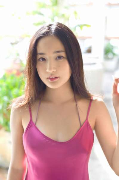 高嶋香帆《クイーンオブ・フレッシュアイドル》诱惑女优写真集