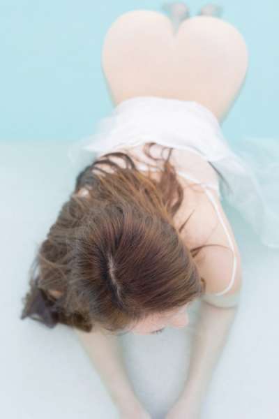 游泳池里的美艳爆乳肥臀尤物[20P]