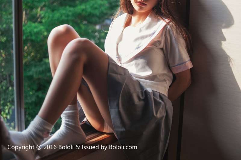 放課後の夏美酱 翘臀写真套图