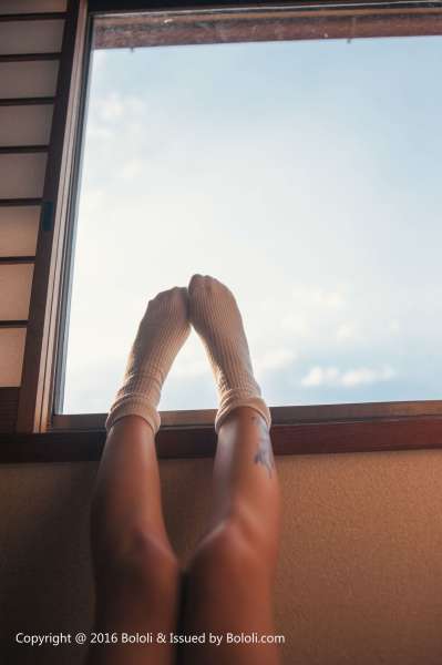 放課後の夏美酱 翘臀写真套图