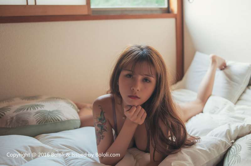 放課後の夏美酱 翘臀写真套图