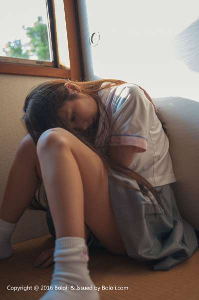 放課後の夏美酱 翘臀写真套图
