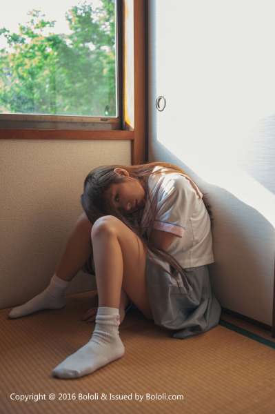 放課後の夏美酱 翘臀写真套图