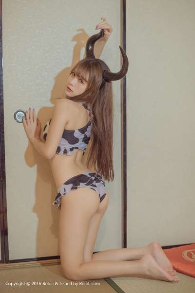 夏美酱 - 奶牛魔王COS巨乳诱惑写真