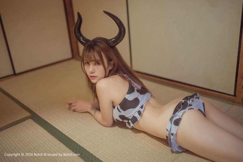 夏美酱 - 奶牛魔王COS巨乳诱惑写真