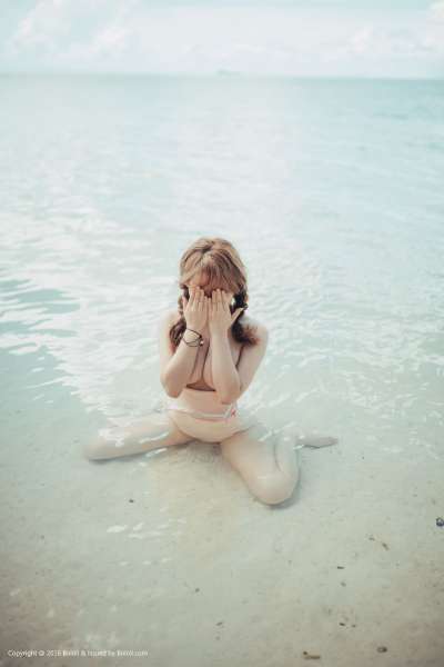 柳侑绮 - 海中少女性感套图