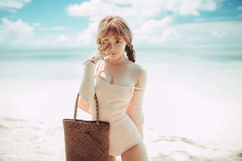 柳侑绮 - 海中少女性感套图