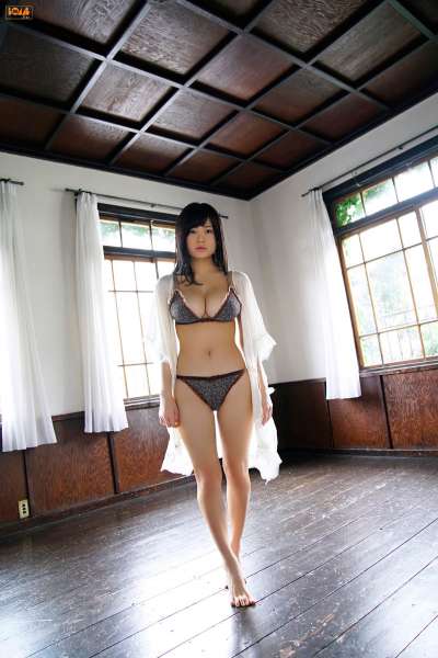 G乳美女RaMu 巨乳诱惑写真套图