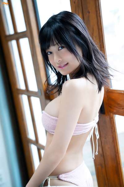G乳美女RaMu 巨乳诱惑写真套图