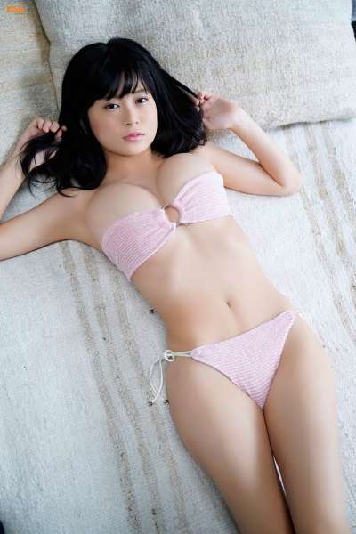 G乳美女RaMu 巨乳诱惑写真套图
