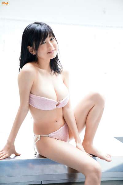 G乳美女RaMu 巨乳诱惑写真套图