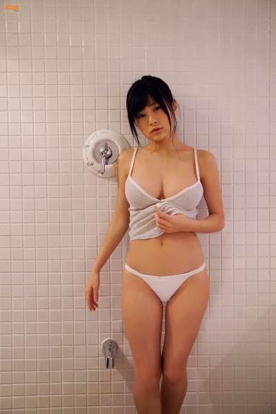 G乳美女RaMu 巨乳诱惑写真套图