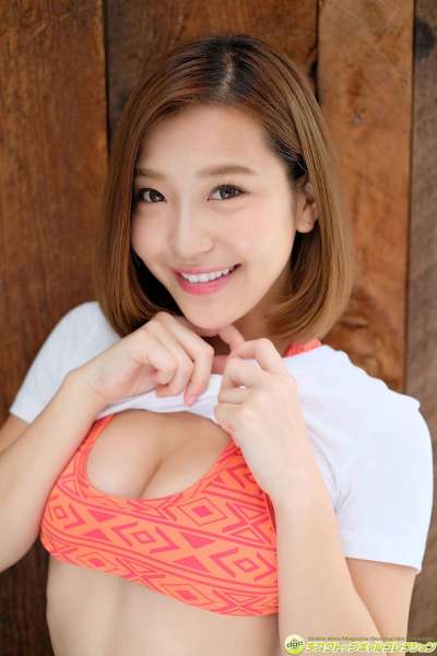 岛国巨乳女优性感诱惑图集