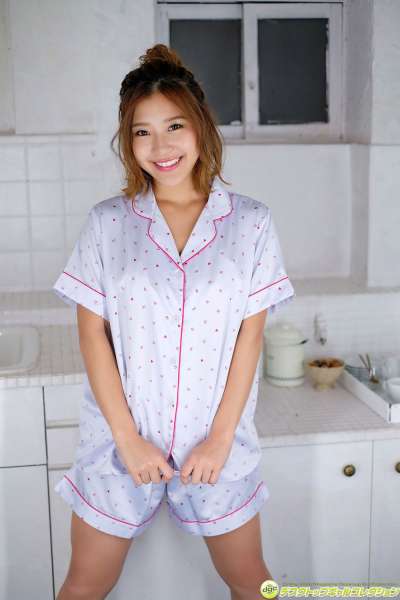 岛国巨乳女优性感诱惑图集