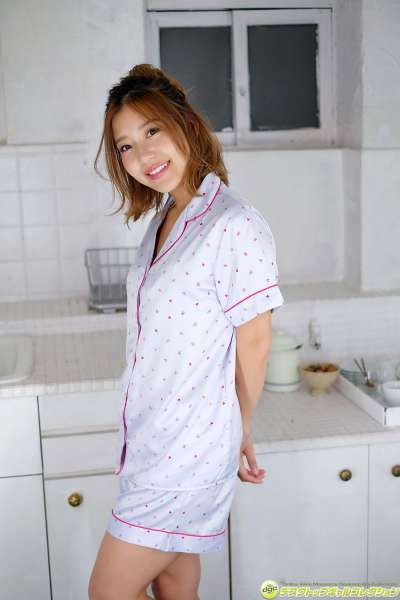 岛国巨乳女优性感诱惑图集