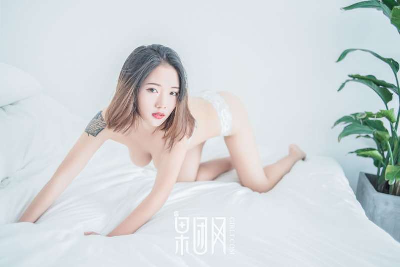 性感美女 骄傲的芭比女神坠落凡间！