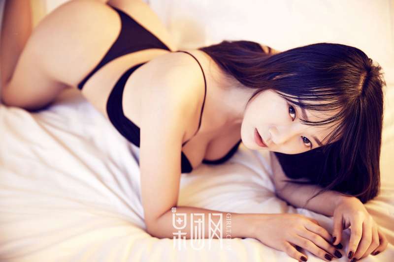 36D大胸内衣、比基尼模特@何嘉颖 激情图片