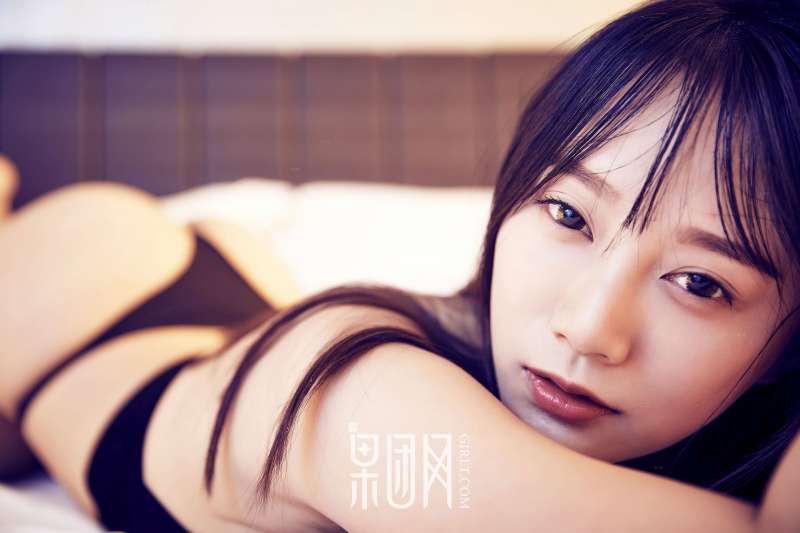 36D大胸内衣、比基尼模特@何嘉颖 激情图片