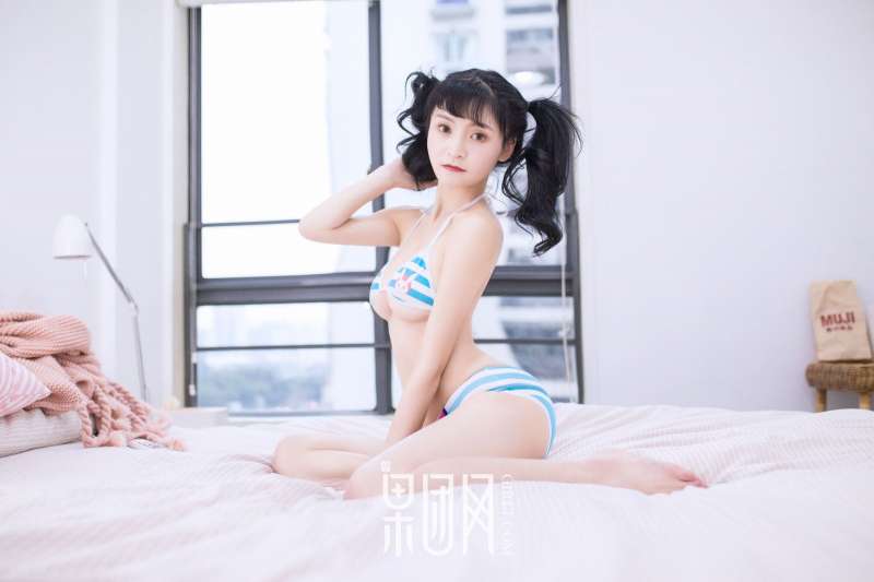 甜心蘑菇DVA 巨乳大胸写真套图