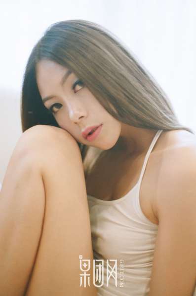 清纯女酮体如玉雪白嫩肤 性感写真套图