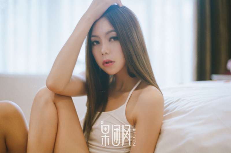 清纯女酮体如玉雪白嫩肤 性感写真套图