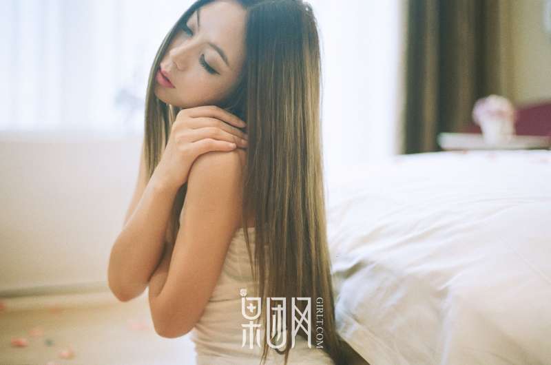 清纯女酮体如玉雪白嫩肤 性感写真套图