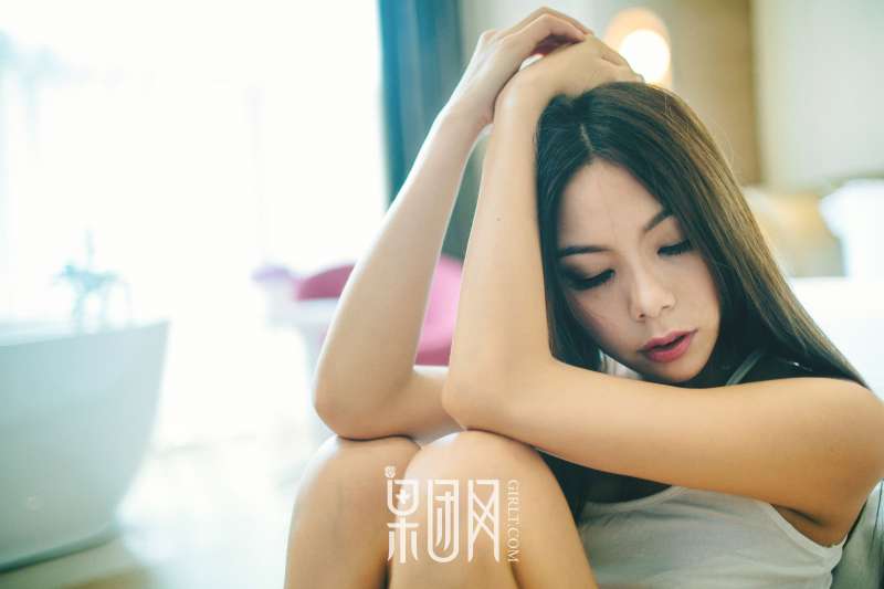 清纯女酮体如玉雪白嫩肤 性感写真套图
