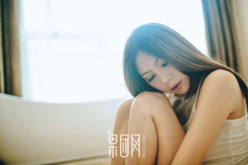 清纯女酮体如玉雪白嫩肤 性感写真套图