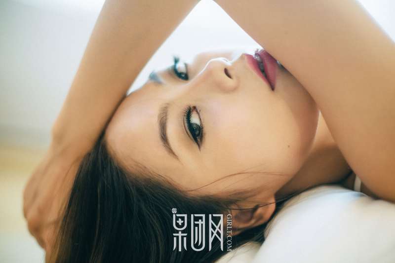 清纯女酮体如玉雪白嫩肤 性感写真套图