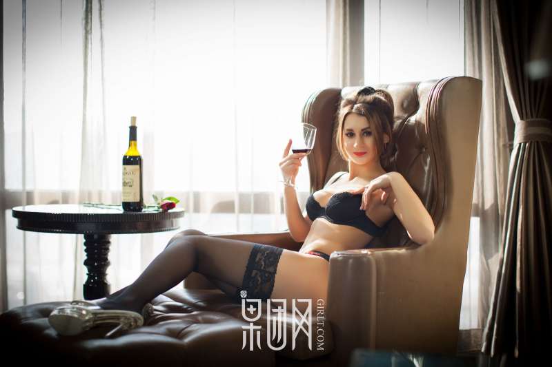 欧美豪乳 蜂腰爆臀 熟女写真套图