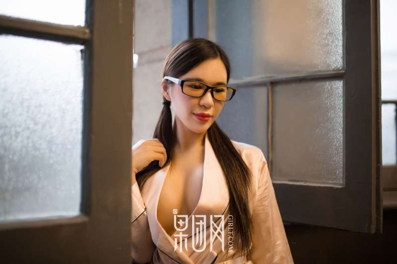 王紫性感美女激情首秀，惊艳众人！
