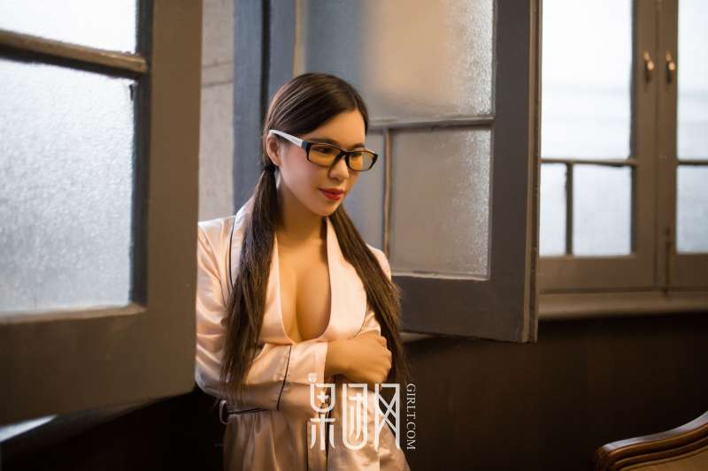 王紫性感美女激情首秀，惊艳众人！
