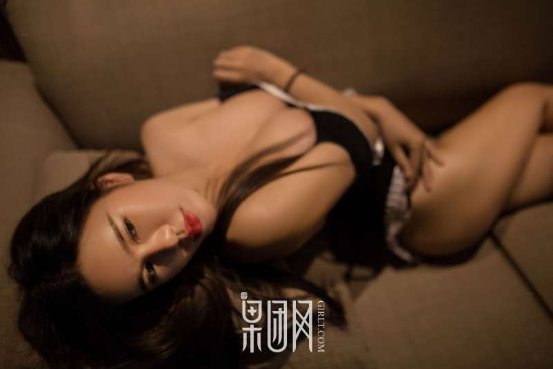 王紫性感美女激情首秀，惊艳众人！