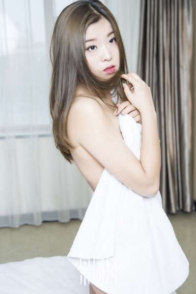 邻家少女 娇嫩迷人写真套图