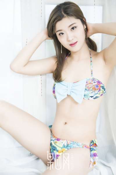 邻家少女 娇嫩迷人写真套图