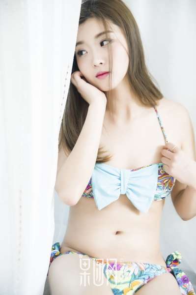 邻家少女 娇嫩迷人写真套图