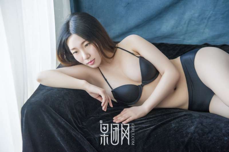 朦胧美人 巨乳诱惑写真套图