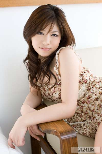 松下桃香 - 嫩白美女写真诱惑
