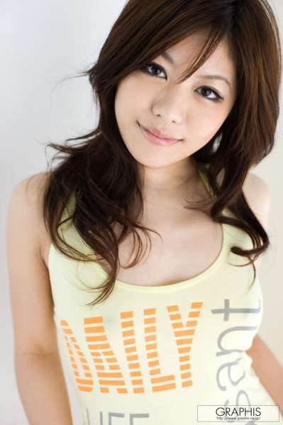 松下桃香 - 嫩白美女写真诱惑