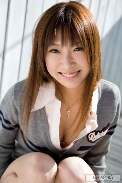 安藤美沙-爆乳日本美女写怎图集