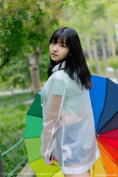 清纯素颜学妹球球透明雨衣照