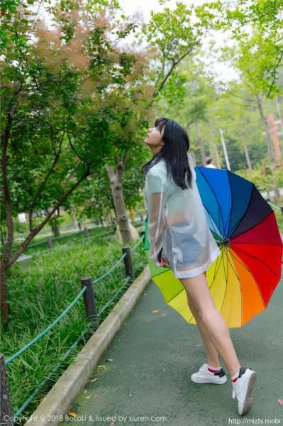 清纯素颜学妹球球透明雨衣照