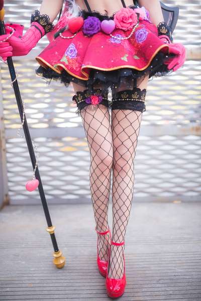 舞娘东条希cos美腿嫩乳诱惑写真