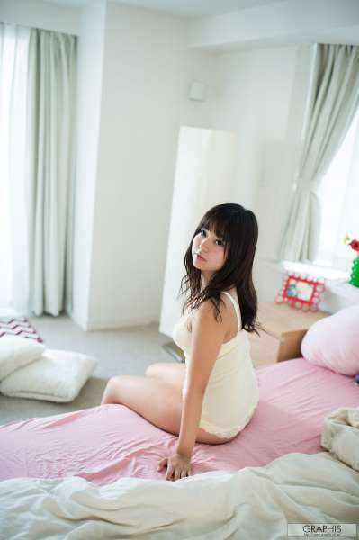 Gals 彩乃奈奈彩乃なな - 『 Whimsical cat 』日本女优激情写真