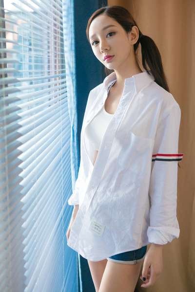 爆乳靓妹田慕儿雪肤香肩甜美动人写真