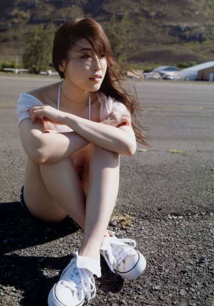 譜久村聖~女优巨乳写真套图