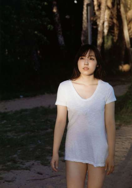 譜久村聖~女优巨乳写真套图
