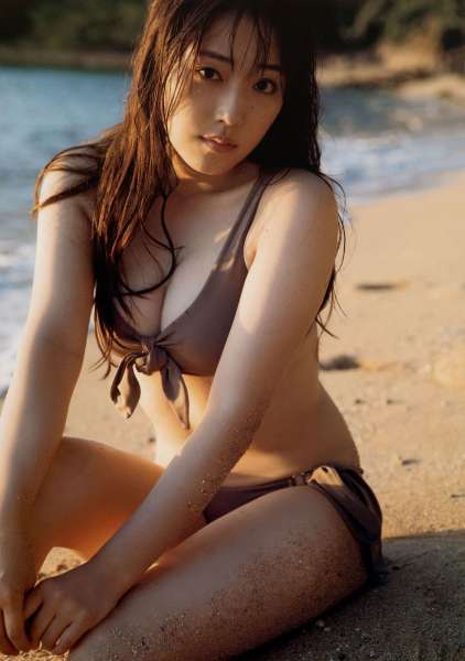 譜久村聖~女优巨乳写真套图