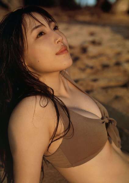 譜久村聖~女优巨乳写真套图