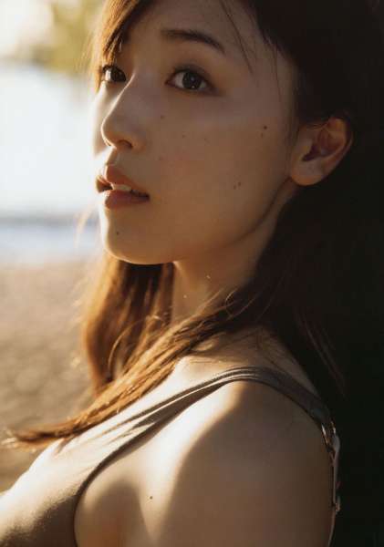 譜久村聖~女优巨乳写真套图